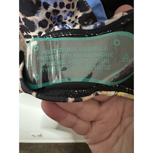 Icon Swim Animal Print One Piece Black Swim Suit Size Small - Picture 8 of 8